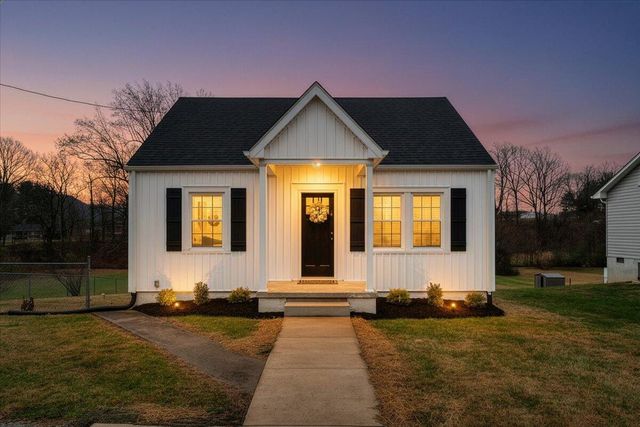 264 Bonavista RD, Salem, VA 24153