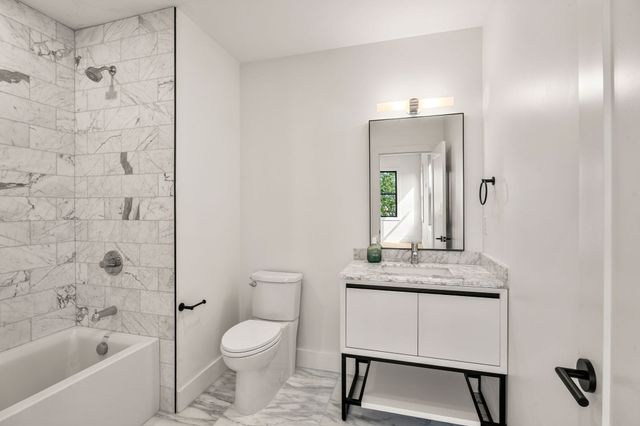 47 Condor 301, Boston, MA 02128