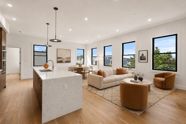 47 Condor 301, Boston, MA 02128