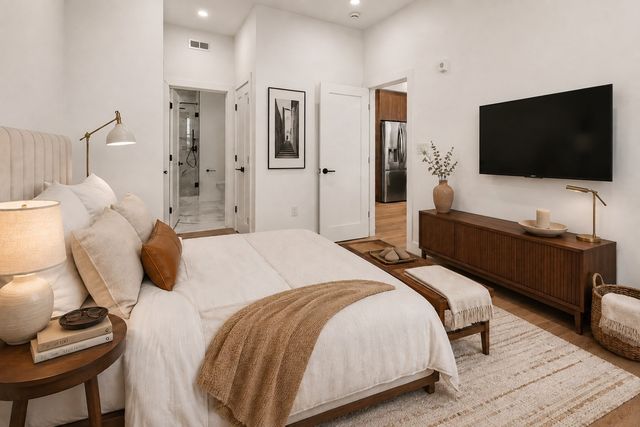 47 Condor 301, Boston, MA 02128