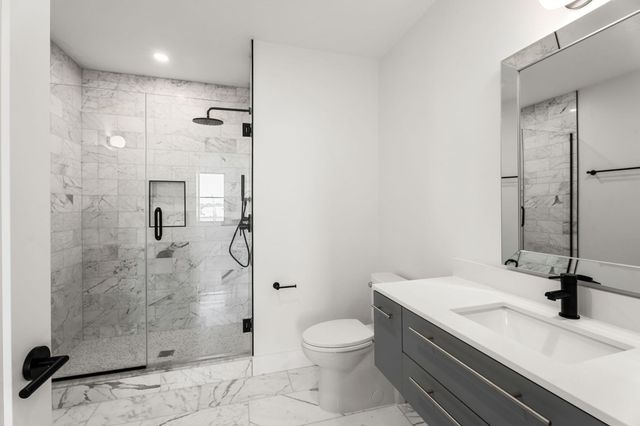 47 Condor 301, Boston, MA 02128