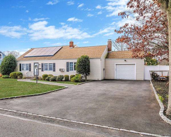 114 Monroe Avenue, Patchogue, NY 11772