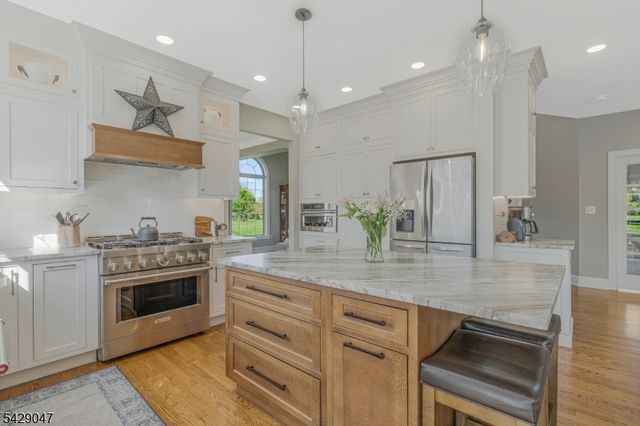 26 Lehigh Rd, Branchburg Twp., NJ 08853