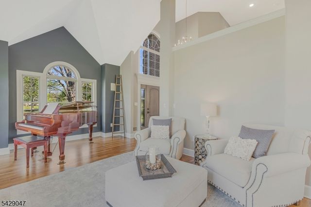26 Lehigh Rd, Branchburg Twp., NJ 08853