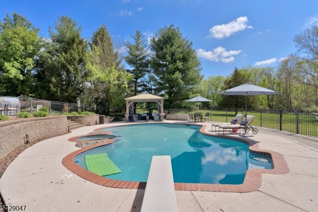 26 Lehigh Rd, Branchburg Twp., NJ 08853