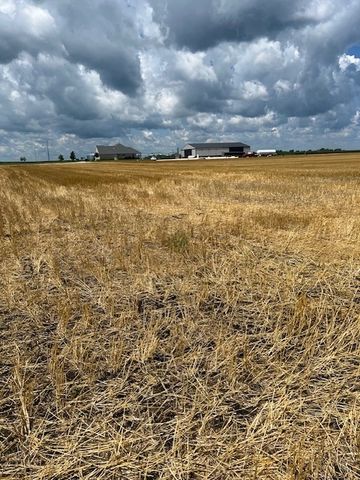 17 ROUTE Road, Varna, IL 61375