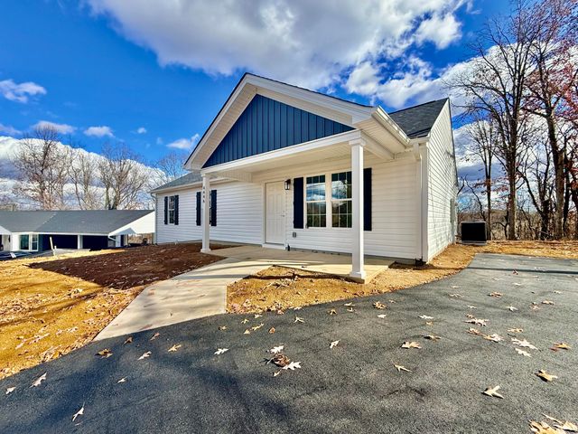 4446 Stonewall RD, Roanoke, VA 24017