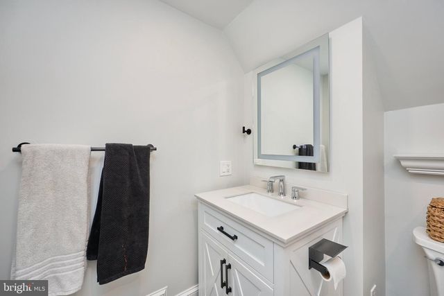 10123 DWIGHT AVE, Fairfax, VA 22032
