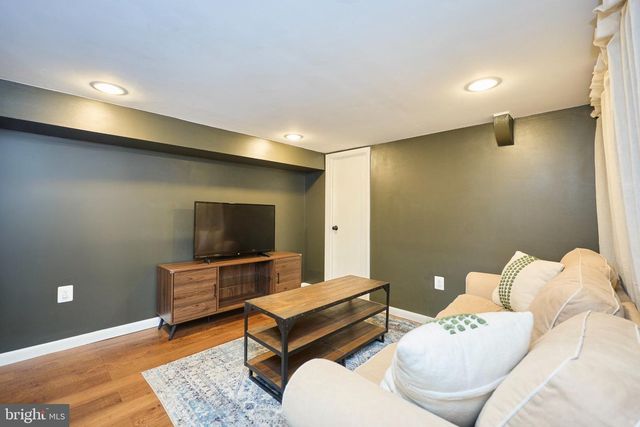 10123 DWIGHT AVE, Fairfax, VA 22032
