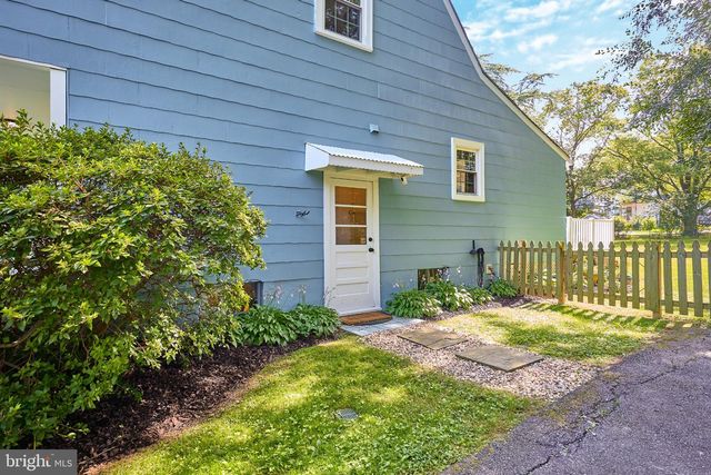 10123 DWIGHT AVE, Fairfax, VA 22032