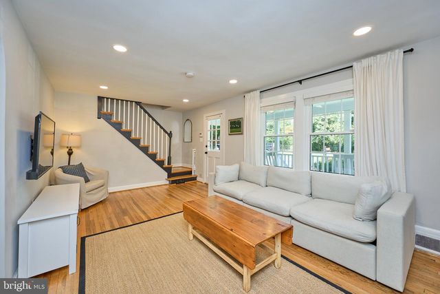 10123 DWIGHT AVE, Fairfax, VA 22032