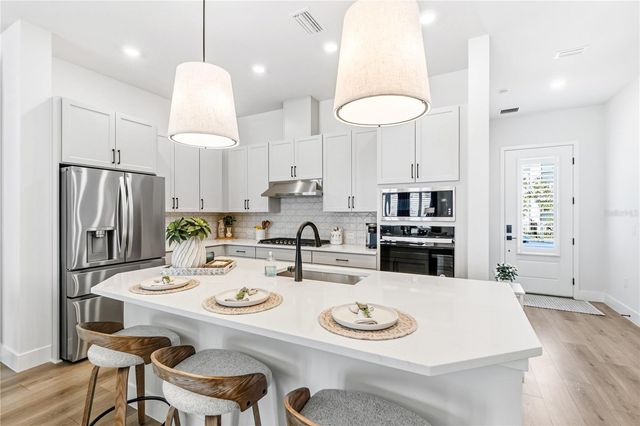 7254 KODIAK LANE, Sarasota, FL 34240