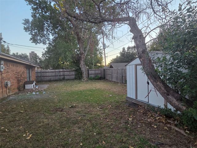 6000 Maple Springs Drive, Arlington, TX 76001