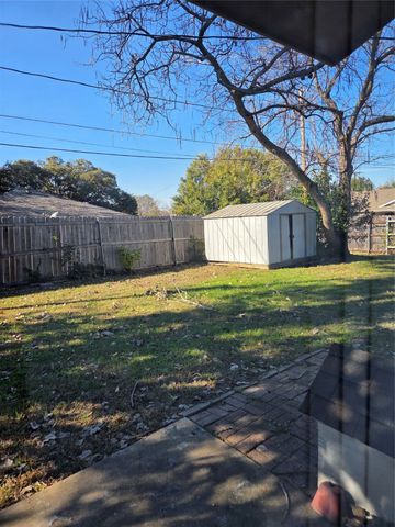 6000 Maple Springs Drive, Arlington, TX 76001