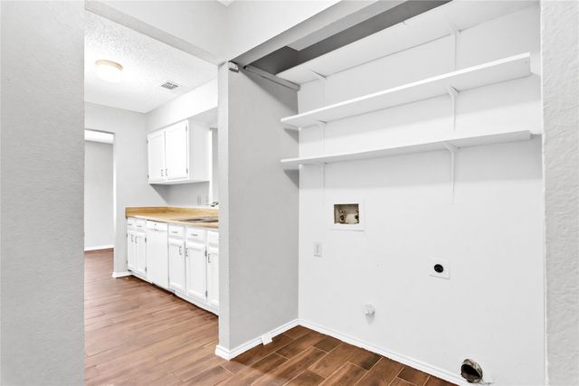 6000 Maple Springs Drive, Arlington, TX 76001