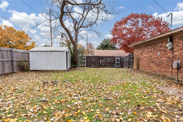 6000 Maple Springs Drive, Arlington, TX 76001