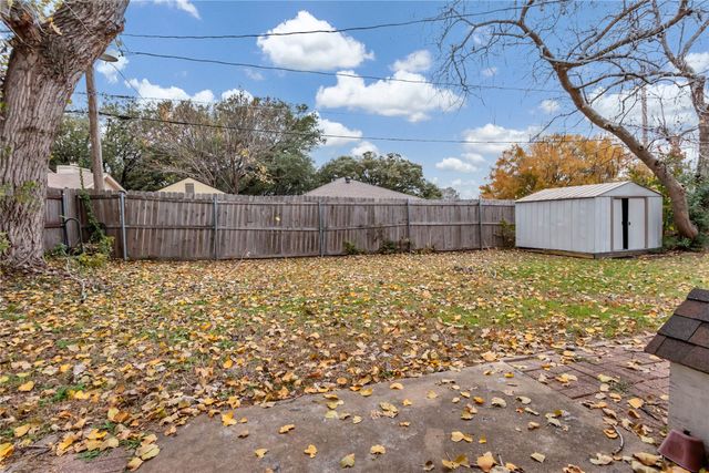 6000 Maple Springs Drive, Arlington, TX 76001