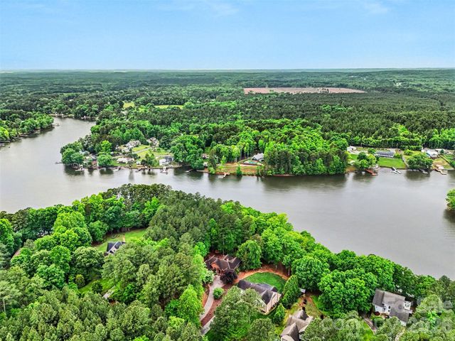 621 Crystal Bay Drive, Denton, NC 27239