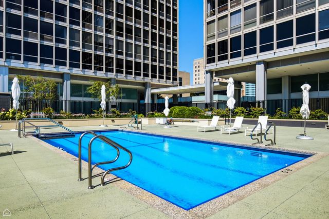 330 W Diversey Parkway 1907-09, Chicago, IL 60657