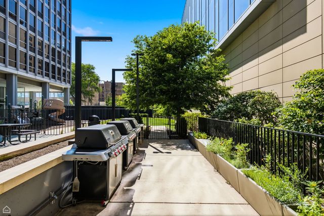 330 W Diversey Parkway 1907-09, Chicago, IL 60657