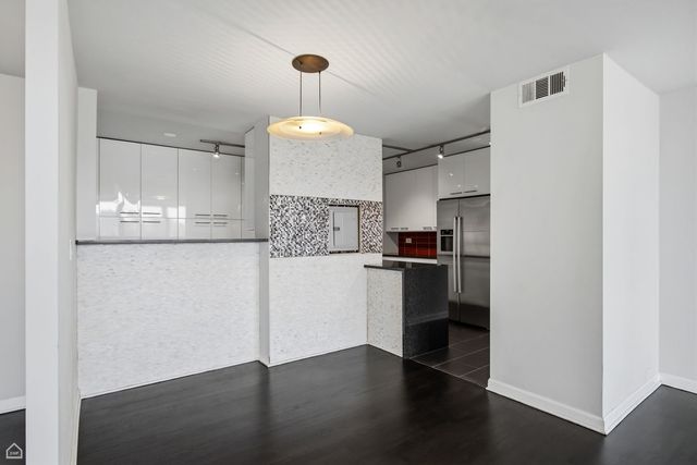 330 W Diversey Parkway 1907-09, Chicago, IL 60657