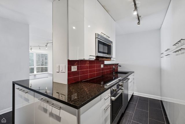 330 W Diversey Parkway 1907-09, Chicago, IL 60657