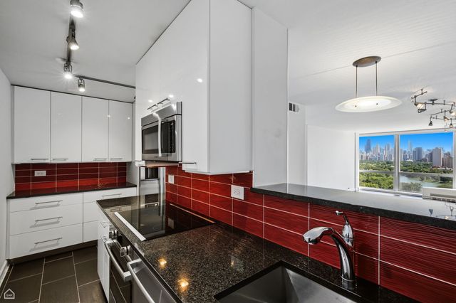 330 W Diversey Parkway 1907-09, Chicago, IL 60657
