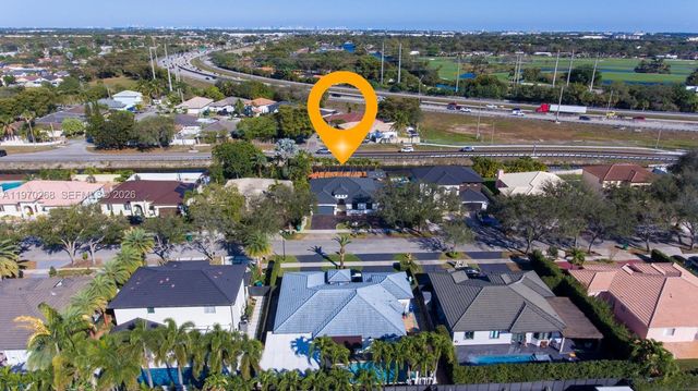 16401 NW 77th Pl, Miami Lakes, FL 33016