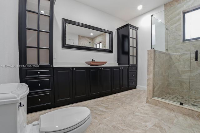 16401 NW 77th Pl, Miami Lakes, FL 33016