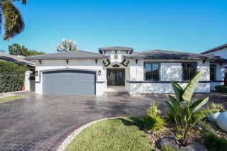 16401 NW 77th Pl, Miami Lakes, FL 33016