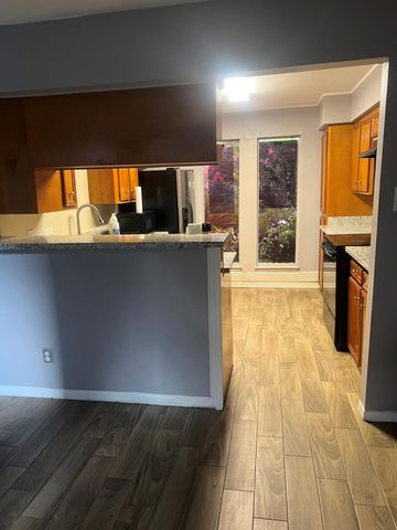 10924 Village Bend Lane 924, Houston, TX 77072