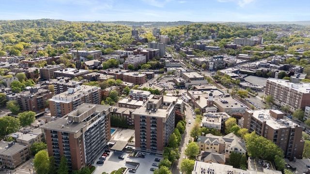 50 Longwood Ave PH 1118, Brookline, MA 02446