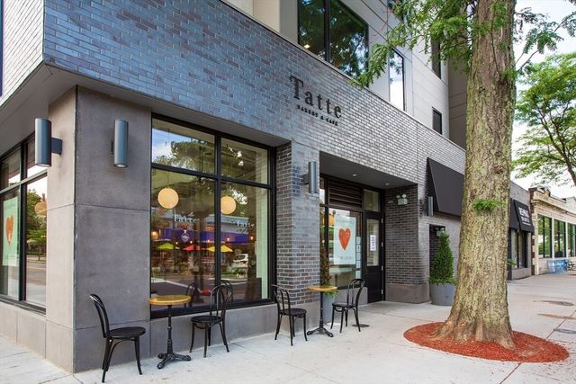 50 Longwood Ave PH 1118, Brookline, MA 02446