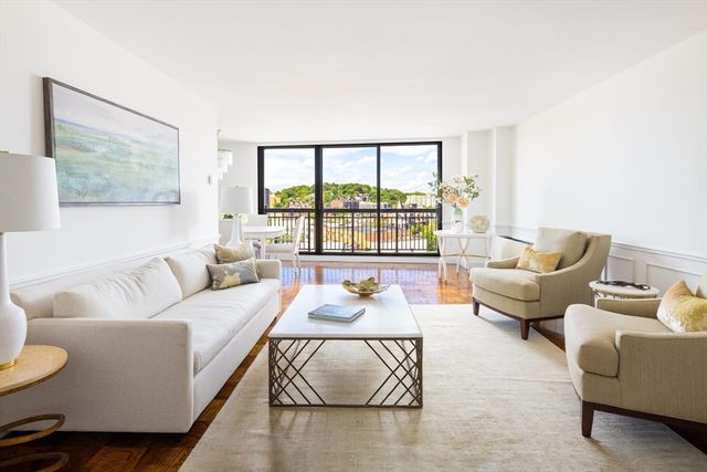 50 Longwood Ave PH 1118, Brookline, MA 02446