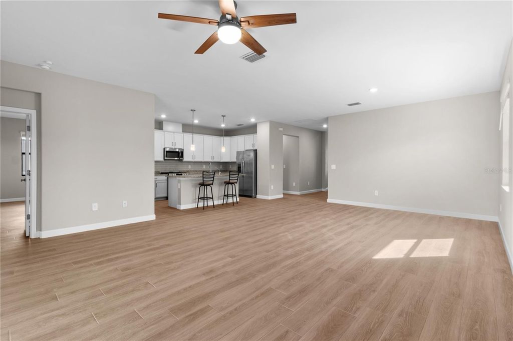 Image 12 of property listing at 15719 ISLANDWALK AVENUE, Bradenton, FL 34211