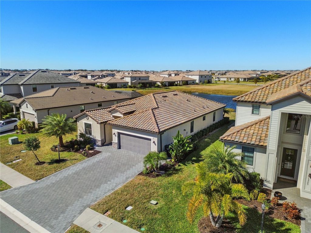 Image 3 of property listing at 15719 ISLANDWALK AVENUE, Bradenton, FL 34211