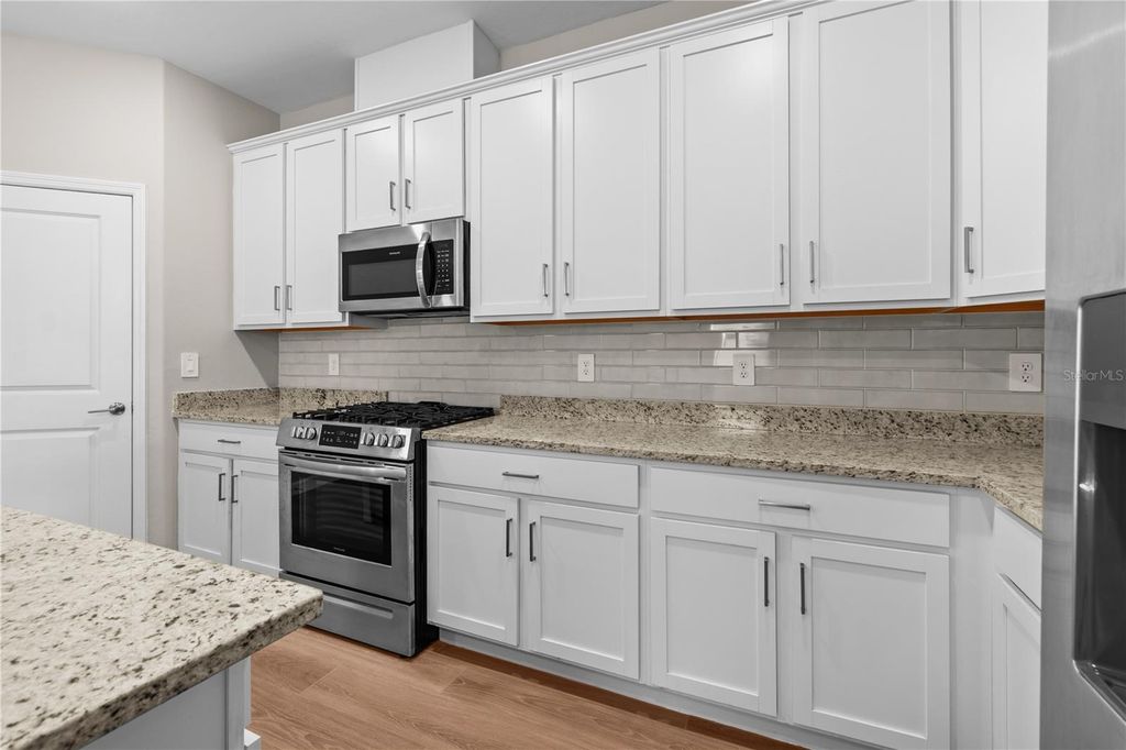 Image 26 of property listing at 15719 ISLANDWALK AVENUE, Bradenton, FL 34211