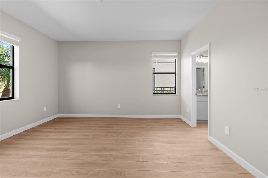 Image 27 of property listing at 15719 ISLANDWALK AVENUE, Bradenton, FL 34211