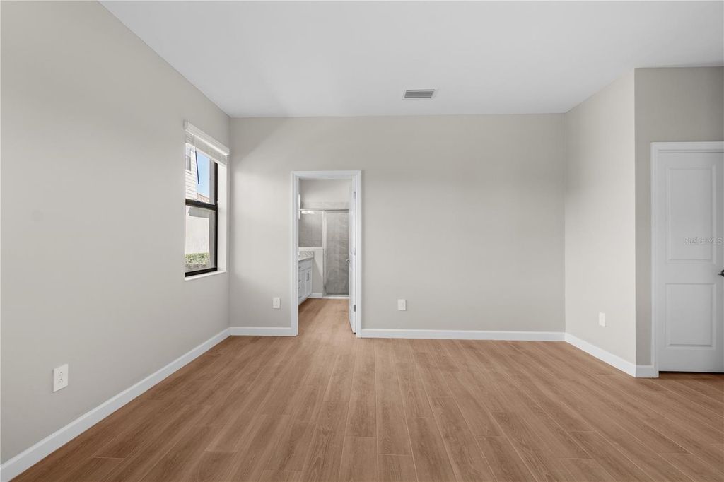 Image 30 of property listing at 15719 ISLANDWALK AVENUE, Bradenton, FL 34211