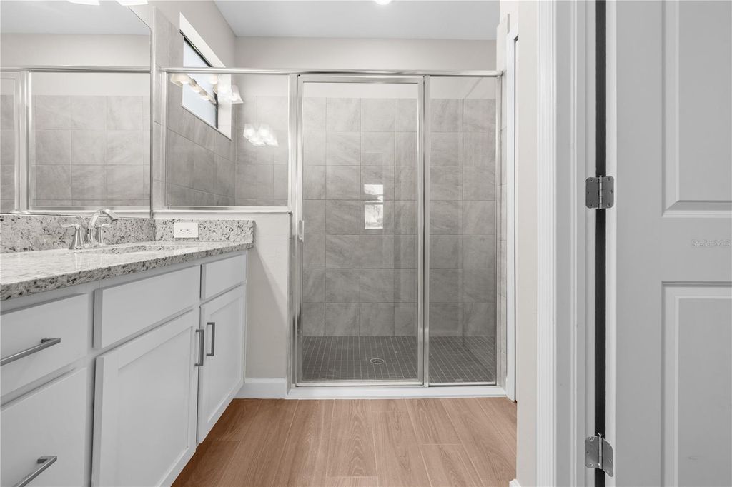 Image 32 of property listing at 15719 ISLANDWALK AVENUE, Bradenton, FL 34211