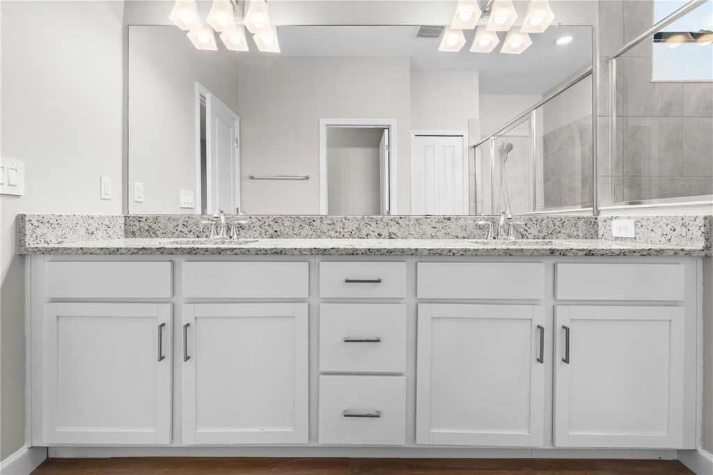 Image 34 of property listing at 15719 ISLANDWALK AVENUE, Bradenton, FL 34211