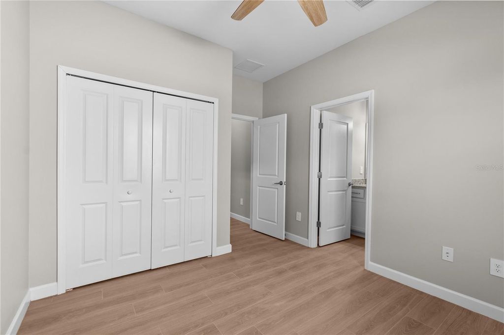 Image 37 of property listing at 15719 ISLANDWALK AVENUE, Bradenton, FL 34211