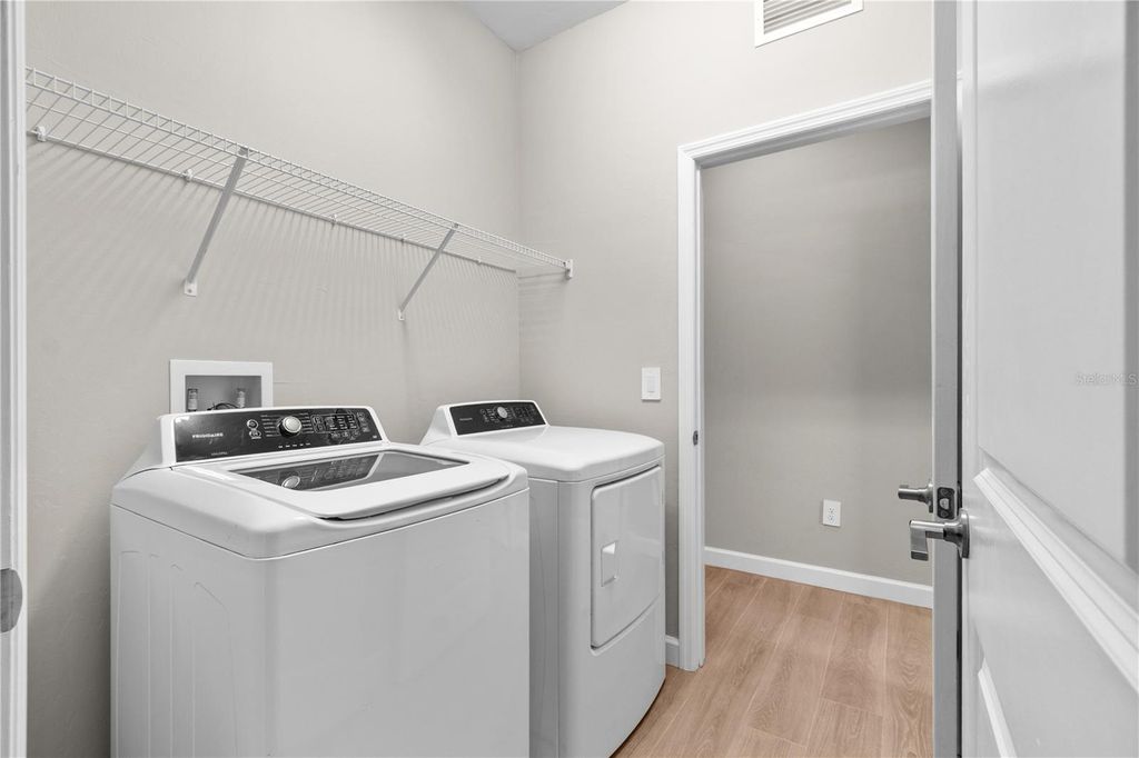 Image 51 of property listing at 15719 ISLANDWALK AVENUE, Bradenton, FL 34211