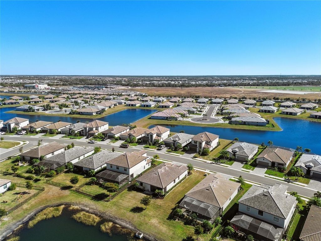 Image 67 of property listing at 15719 ISLANDWALK AVENUE, Bradenton, FL 34211