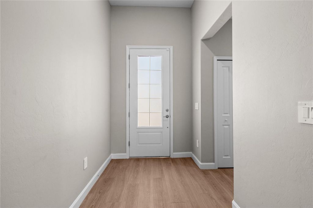 Image 9 of property listing at 15719 ISLANDWALK AVENUE, Bradenton, FL 34211