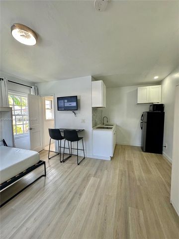 415 75th Street 4A, Miami Beach, FL 33141