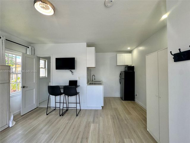 415 75th Street 4A, Miami Beach, FL 33141