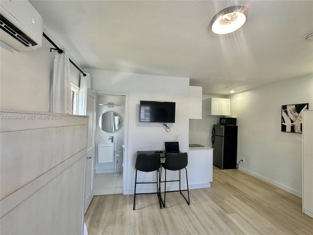 415 75th Street 4A, Miami Beach, FL 33141