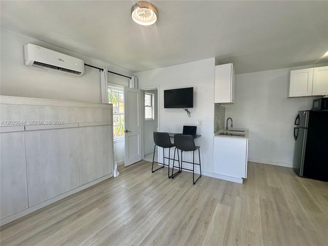 415 75th Street 4A, Miami Beach, FL 33141