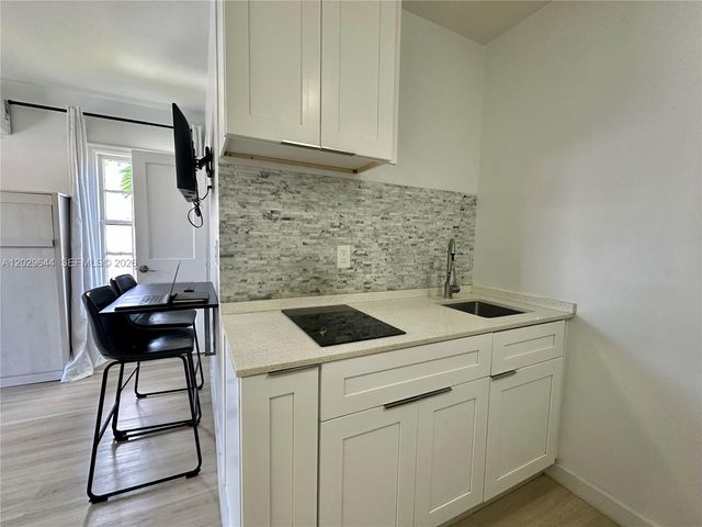 415 75th Street 4A, Miami Beach, FL 33141